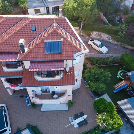 Apartmani Andiks Драмаль Екстер'єр фото